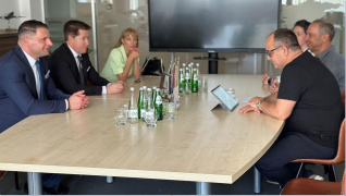 Jat Tehnika želi v Mariboru vzpostaviti center za izobraževanje letalskih mehanikov
