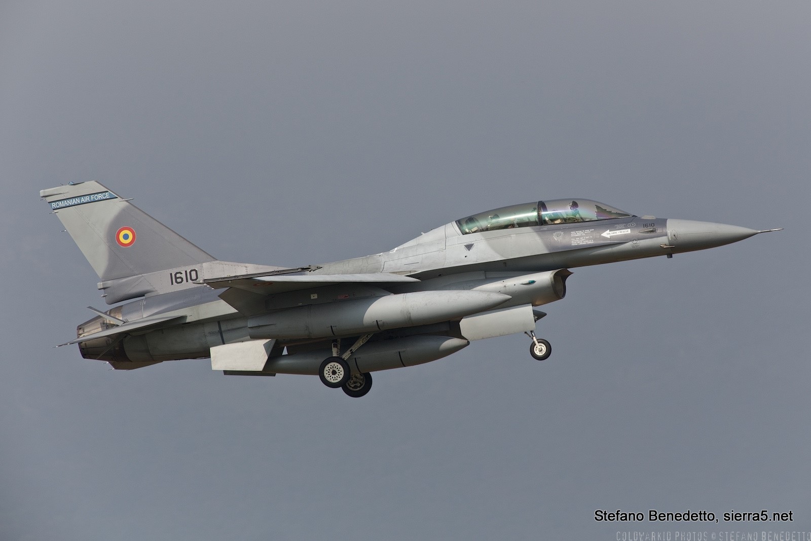 F-16 F-16