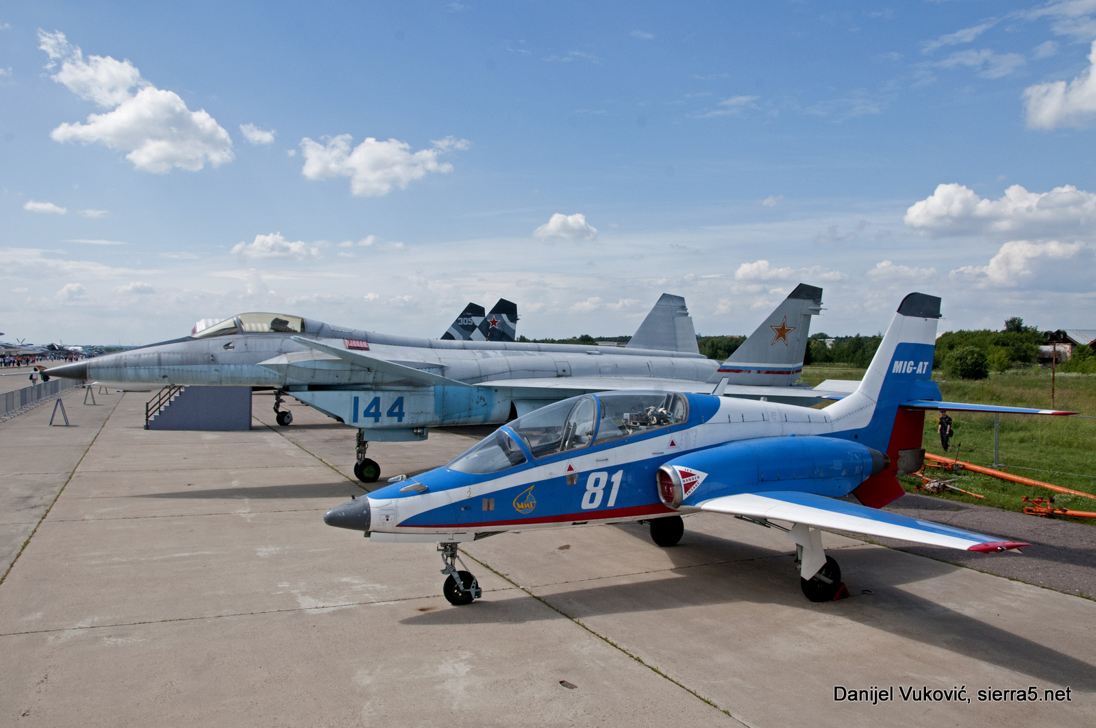 Avia Legends on static display; MiG-AT and MiG 1.44