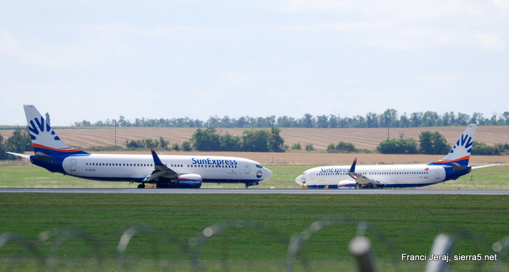 SunExpress B737