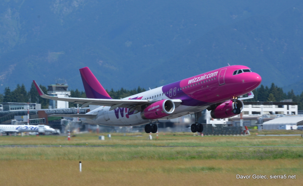 Wizzair A320 HA-LWU