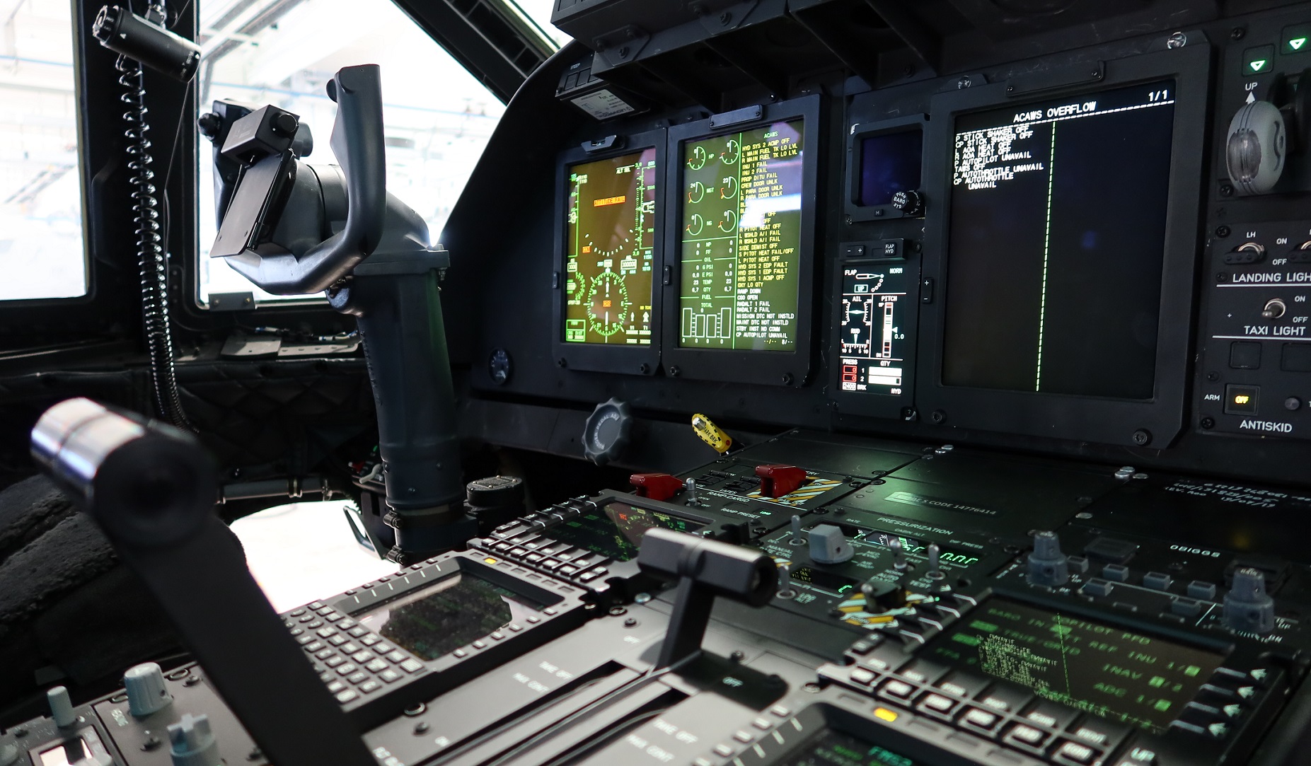 SODOBNA PILOTSKA KABINA