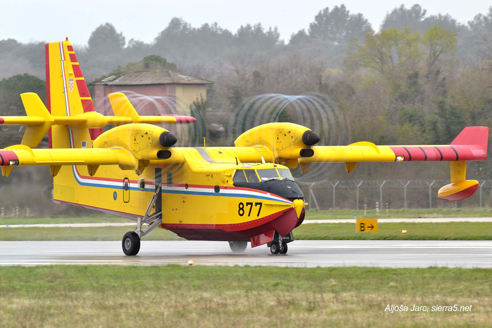Pulj canadair DSC 9360a