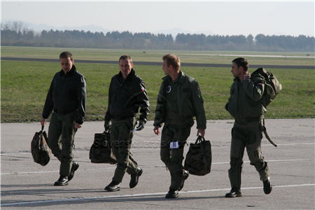 piloti_pilatus_pc-9_101.jpg
