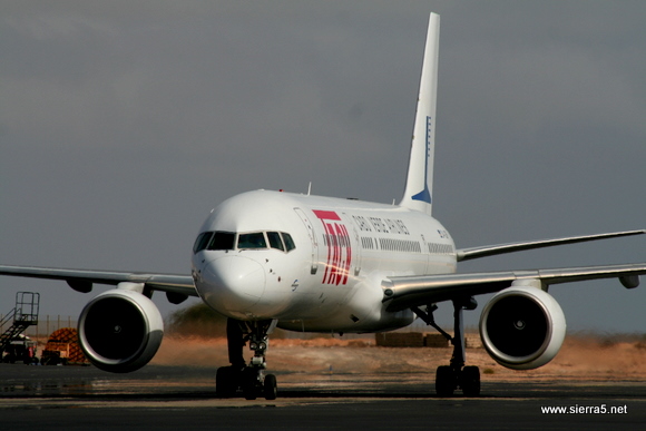 cabo_verde_airlines_b757_img_0563.jpg