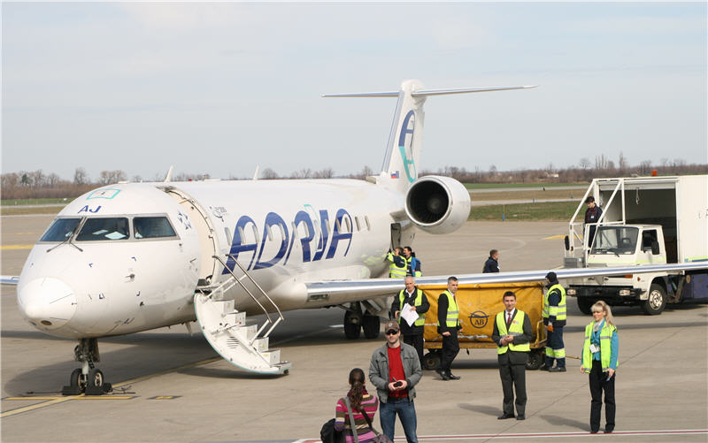 crj_200_img_8607.jpg