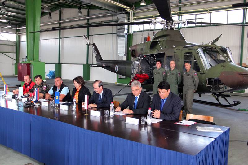 heli_resque_01b65e7b83.jpg heli_resque_01b65e7b83.jpg