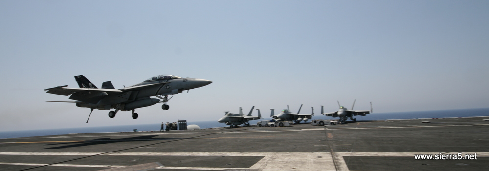 uss_eike_f-18_img_8136.jpg