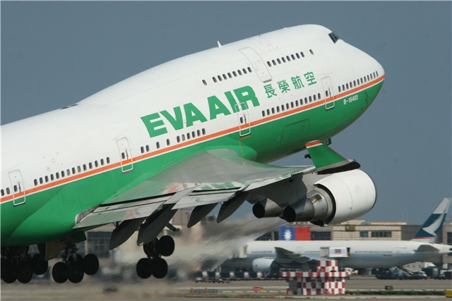 eva_air_flightglobal_b747_400.jpg