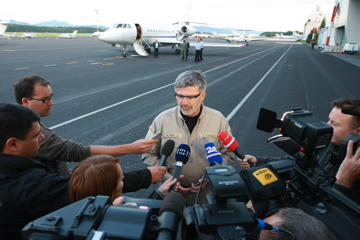 falcon_robert_balen_jak5s.jpg falcon_robert_balen_jak5s.jpg
