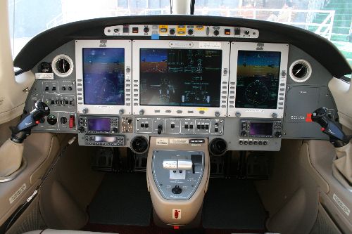 kokpit_eclipse_500_img_2748.jpg