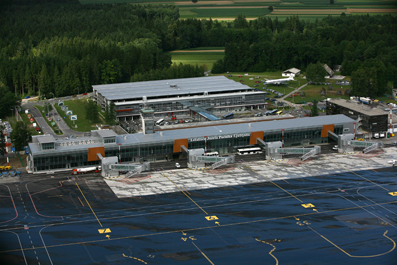 lju_airport_iz_zraka_vir_aerodrom_ljubljana.jpg