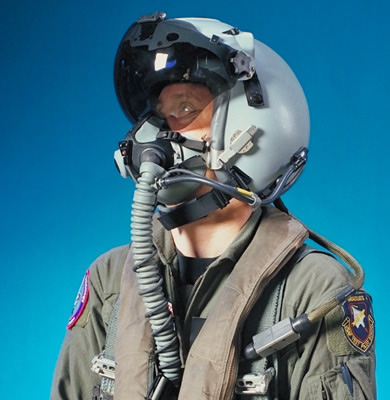 sodobna_pilotska_celada_virboeing.jpg